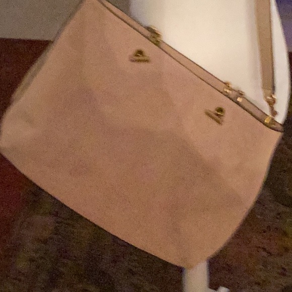 Tory Burch - Picture 3 of 5